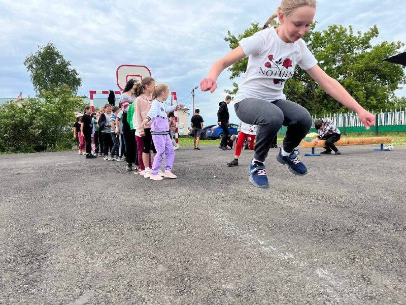 Современная спортивная площадка.